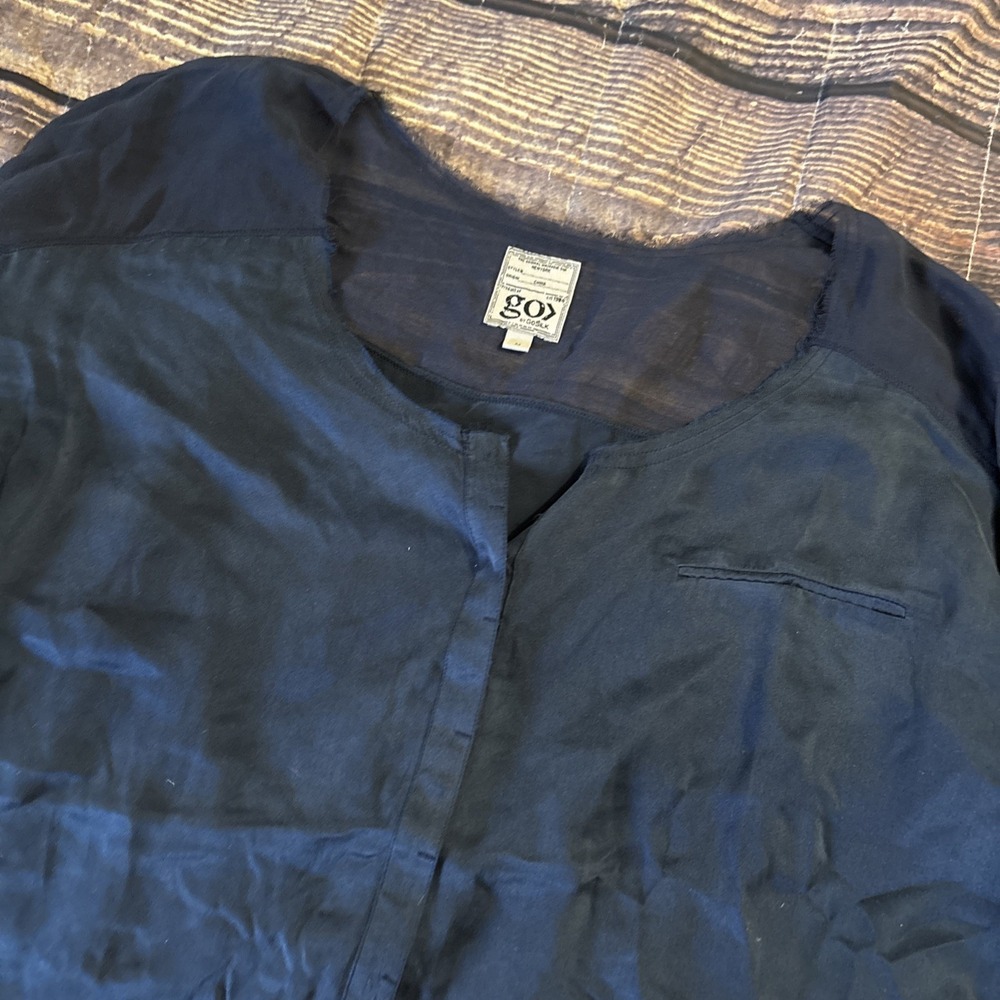 Go Silk Blue Popover Blouse lightweight Round Neck Medium - Picture 2 of 8